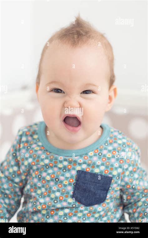 Little Girl Mouth Wide Open Hi Res Stock Photography And Images Alamy