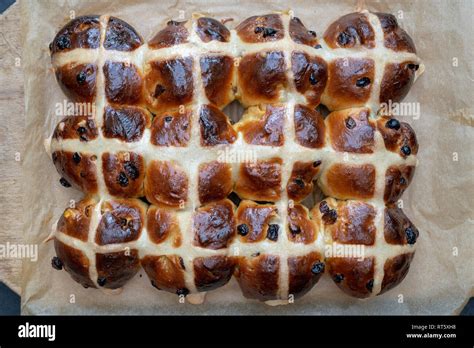 Homemade Hot Cross Buns Stock Photo Alamy