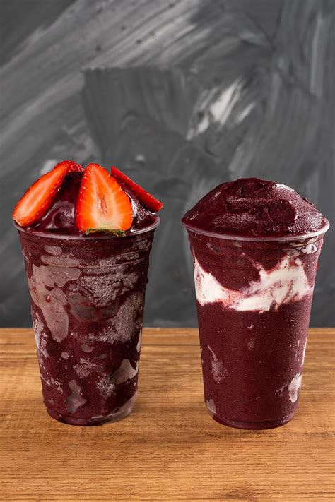 Batido De Sorvete Brasileiro De A A Berry Congelado Em Copo De