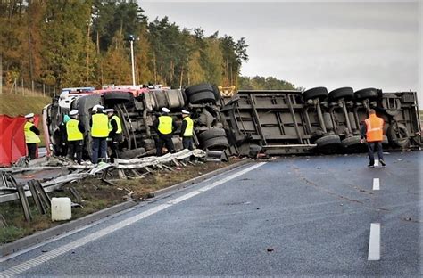 Policja wyjaśnia okoliczności tragicznego wypadku na A1 Z