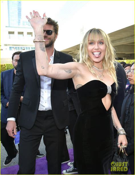 Analyzing Miley Cyrus Slide Away Lyrics About Liam Hemsworth Photo