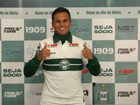 Robson Chega Ao Coritiba Pra Ajudar O Time A Subir Pra S Rie A