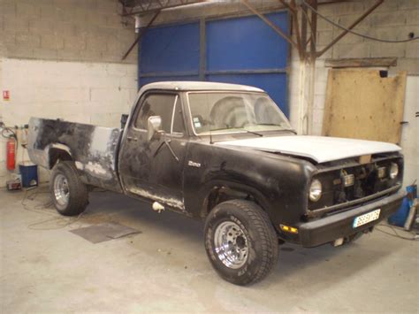 dodge w200