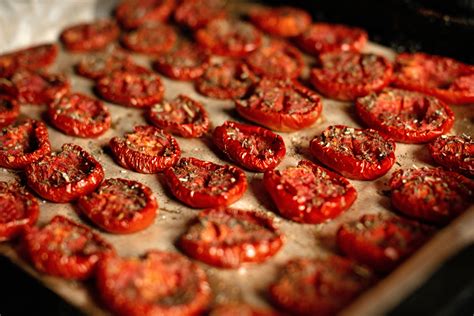 Dehydrating Cherry Tomatoes The Easy Way Roots And Refuge