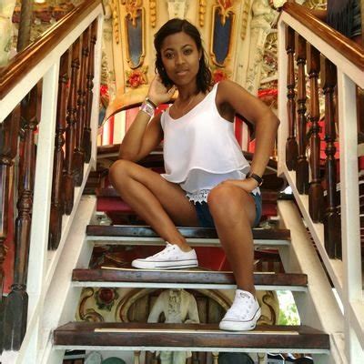 Sexy Hot Chante Adams Bikini Pics