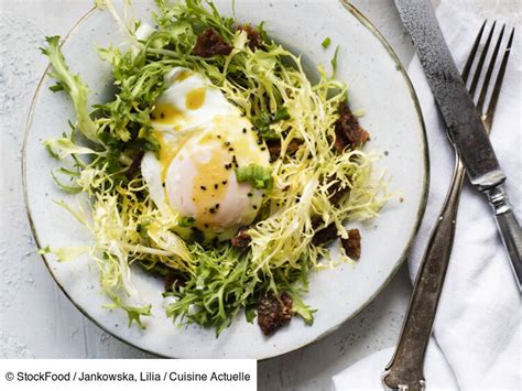 Salade lyonnaise à l oeuf poché facile découvrez les recettes de