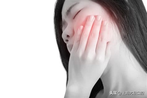 牙龈发炎肿痛怎么办家用妙招（牙龈会经常发炎？给你五招轻松解决） 说明书网