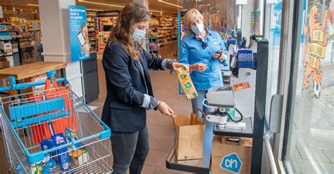 Klanten Zijn Woest Albert Heijn Doet Contant Geld In De Ban