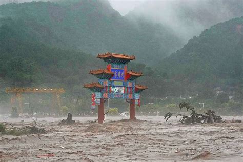 Mindestens 20 Tote nach heftigen Regenfällen rund um Peking Panorama