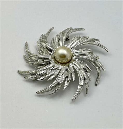 S Sarah Coventry Silver Tone Faux Pearl Layere Gem