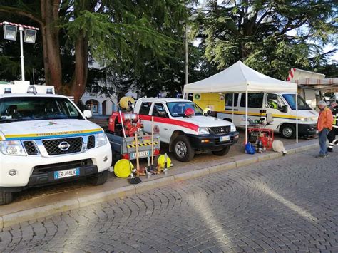 Open Day Delle Tute Fluo In Piazza Martiri Squadre Di Protezione Civile Da Tutto Il Veneto