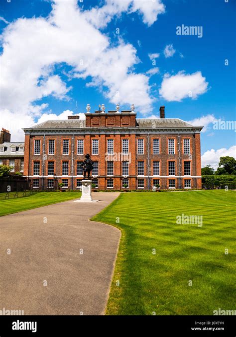 Kensington Palace Gardens Hi Res Stock Photography And Images Alamy