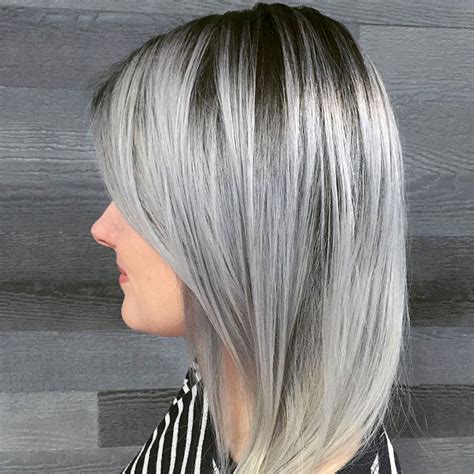 Coloration Les 10 Couleurs De Lautomne Coup De Pouce Grey Hair Dark Roots Long Hair