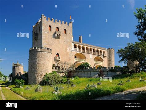 Piedrabuena castle. Badajoz province. Extremadura. Spain Stock Photo - Alamy