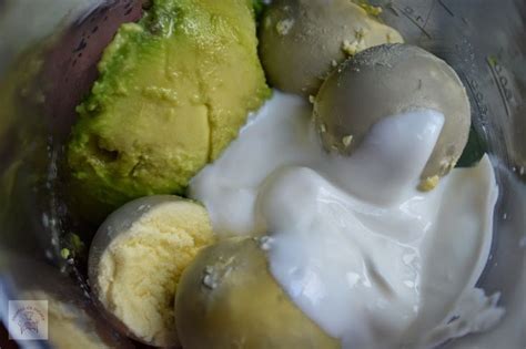 Oua umplute cu pasta de avocado si o recomandare Recetas fáciles de