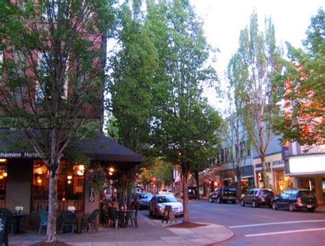 Downtown Mcminnville Parade Magazine Main Street Usa Main Street