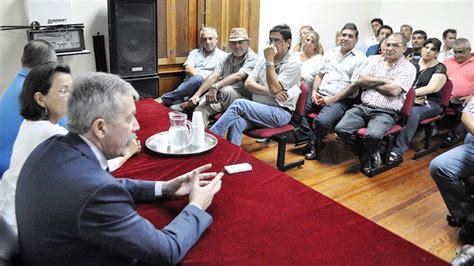 Reunión De La Mesa De Diálogo Entre Los Gremios Y El Gobierno Diario