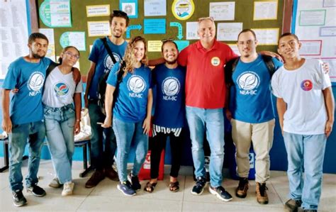 DIA DA TERRA ESCOLA CONSCIENTIZA ALUNOS SOBRE CUIDADOS O MEIO