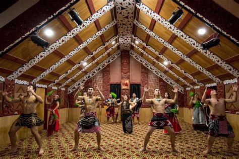 Traditional Maori Cultural Evening With Buffet Hangi Dinner Rotorua