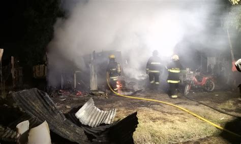 Una Familia Pierde Todo Por Un Incendio Que Consumió Su Vivienda La Brújula 24