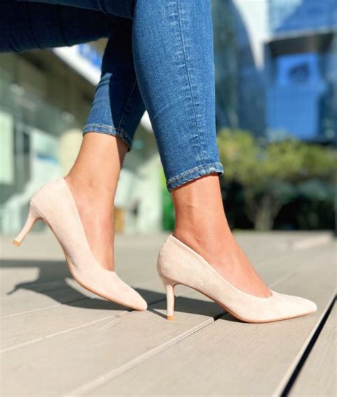 Stiletto Gamuza Beige 6 5 Cm Pinta La Moda