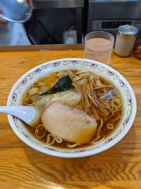 歴史と信頼の伝説名店ラーメン！ワンタン、スープ、麺が全部うますぎなんです【荻窪「春木屋 荻窪本店」中華そば850円】 東京ランチストリート