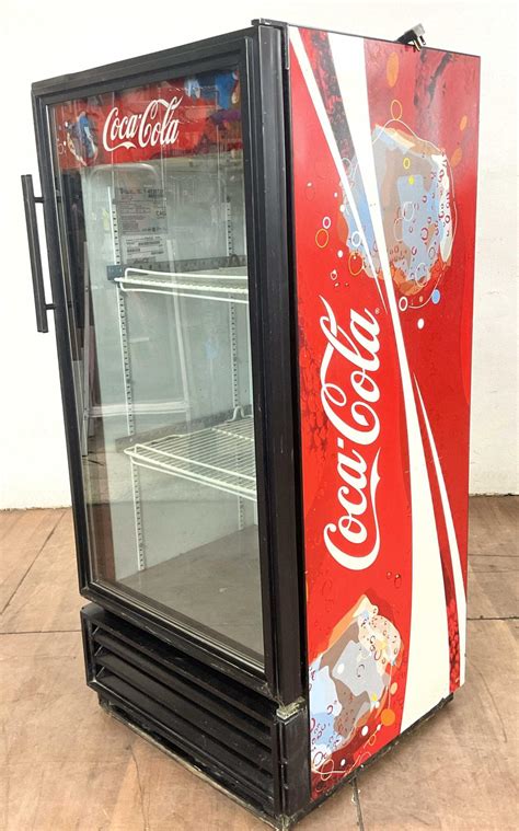 Lot True Gdm 24in Glass Door Coca Cola Refrigerator