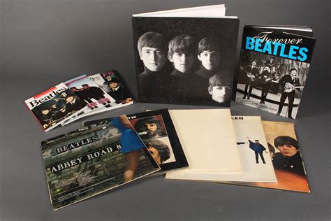 The Beatles En Samling LP Vinyl Plader Samt Litteratur 11