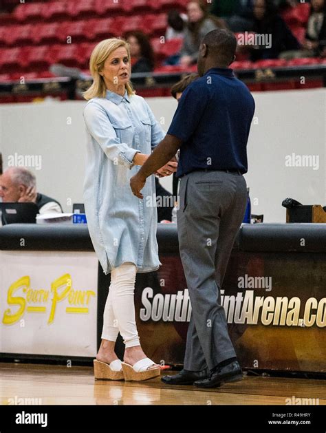 Kim Mulkey Hi Res Stock Photography And Images Alamy