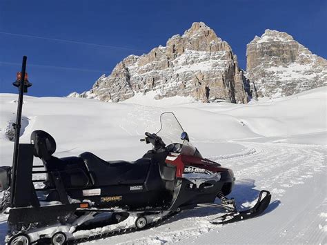 Escursione In Motoslitta Alle Tre Cime Di Lavaredo Holidoit