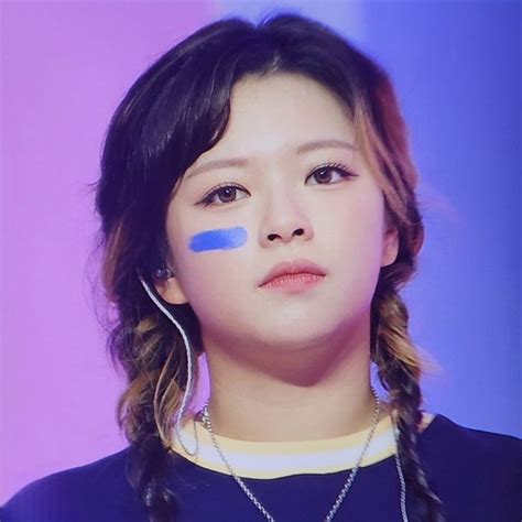 Pin de en jeongyeon ୭ˎ Fotos de mi novia Fotos de mi esposa Foto