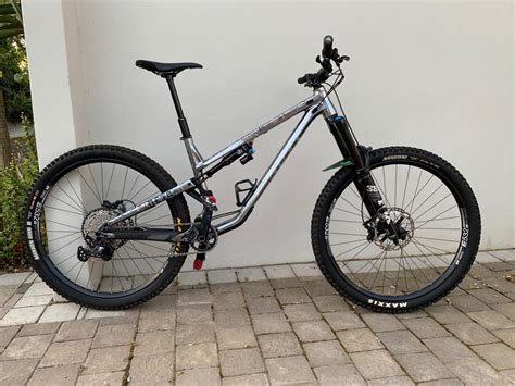 Commencal Meta Am Essential Dual Suspension Mountain Bikes Bike Hub