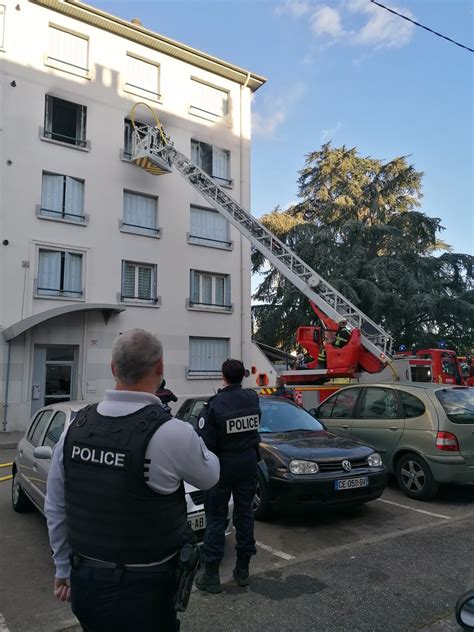 M Tropole De Lyon Givors Un Appartement En Feu Rue Yves Farge