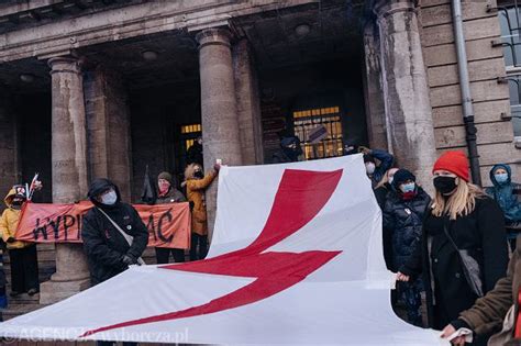 Protest Strajku Kobiet w 102 rocznicę uzyskania przez kobiety praw