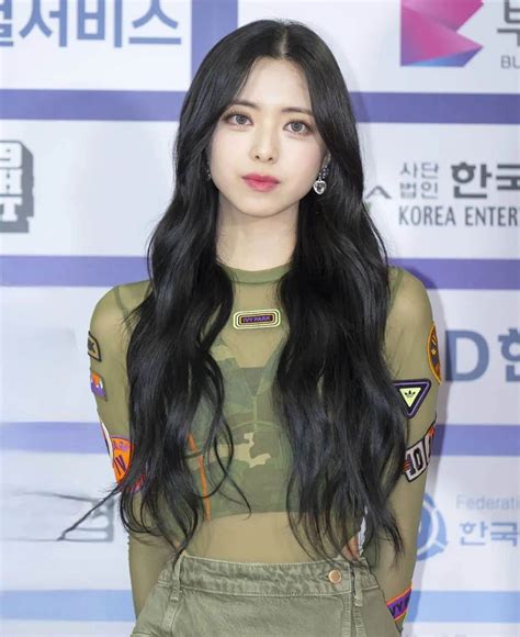 ユナさんのインスタグラム写真 ユナinstagram「stunning🥰 Itzy Yuna Kpop Jyp