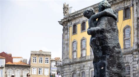 Rui Moreira volta atrás estátua de Camilo Castelo Branco fica onde