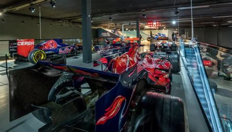 Red Bull Gibt Einblick In Den Motorsport Im Verkehrshaus Luzern Nau Ch