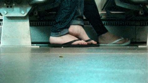 Candid 18 Yr Old Hs Women On Train Pt 4 Candid Feet In Flip Flops W