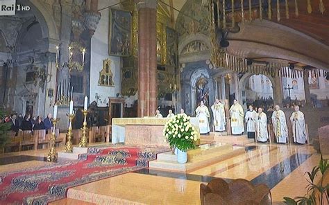 Messa In Duomo A Verona Col Vescovo Pompili La Diretta Su Rai