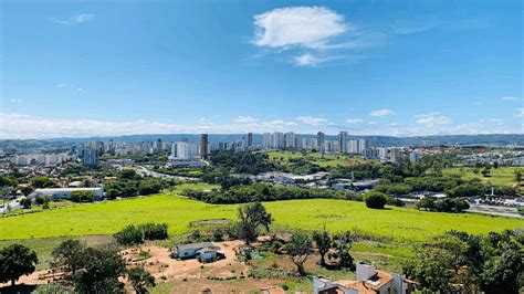 Tempo seco e fumaça de queimadas mudam cenário em Sorocaba veja antes