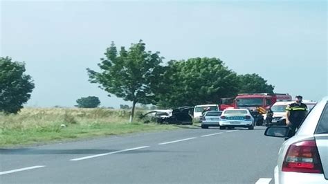 Accident grav cu 5 mașini în Mehedinți 4 victime și trafic blocat