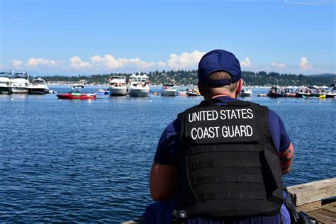 Dvids Images Coast Guard Crews Conduct Safety Patrols On Lake Washington During 69th Annual