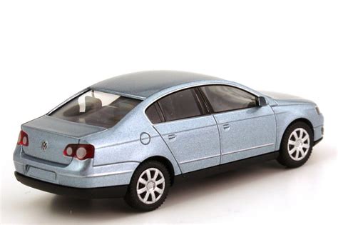 Vw Passat Typ B Arctic Blue Silver Met Wiking In Der Zu