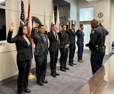 Orlando Police On Twitter Six New Recruit Officers Were Sworn In By Chief Smith This Morning