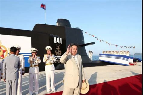 Launch Of a New "Tactical Nuclear Attack" Submarine By North Korea ...