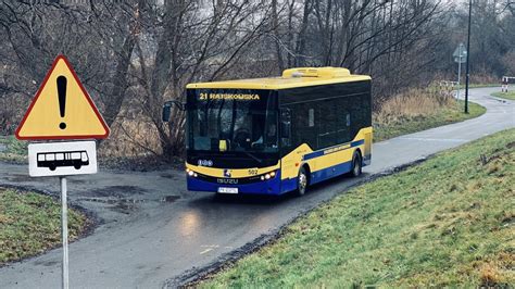 Ul Rajskowska 21 nie ma pętli Autobus manewruje na ścieżce wzdłuż