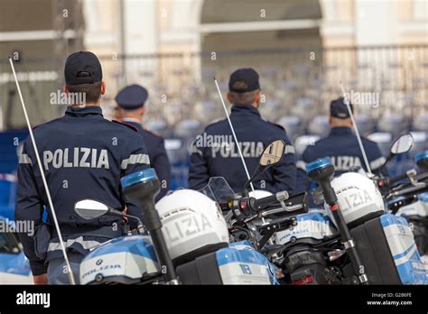 Italian Police Uniform High Resolution Stock Photography and Images - Alamy