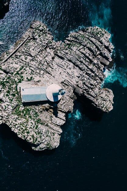 Vista A Rea De Arriba Hacia Abajo Del Faro Y La Isla De Mouro A La