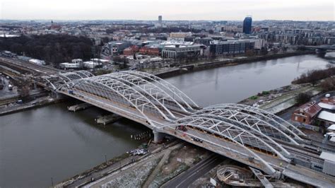 Trzeci most kolejowy nad Wisłą w Krakowie zostanie otwarty w czerwcu