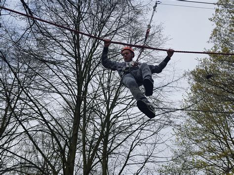 Na Stawach Jana otwarto park linowy WIDEO Odważycie się na